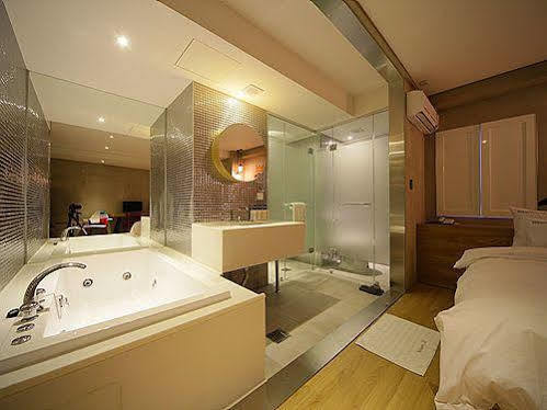 Sinchon Hotel Gaeul Сеул Екстериор снимка