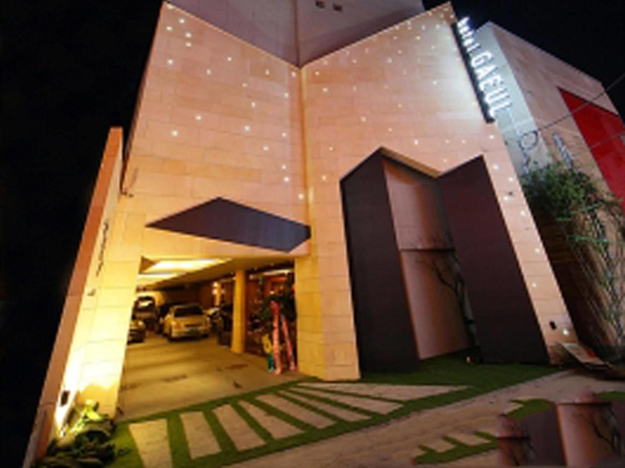 Sinchon Hotel Gaeul Сеул Екстериор снимка